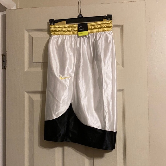 COPY - Nike Basketball shorts - Picture 1 of 6